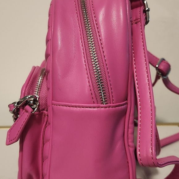 Backpack - Picture 2 of 5